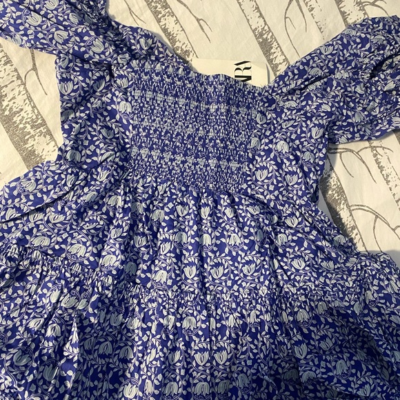 Printed off shoulder dress (blue) from Zara - Picture 2 of 3